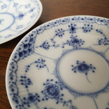 Load image into Gallery viewer, Royal Copenhagen Blue Fluted Half Lace 756| ロイヤルコペンハーゲン ブルーフルーテッド カップ&ソーサー2客| Royal Copenhagen的复古板 - Stellina