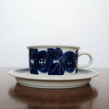 Load image into Gallery viewer, ARABIA Anemone cup&amp;saucer | アラビア アネモネ カップ＆ソーサーA| ARABIA的复古板 - Stellina