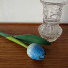 Load image into Gallery viewer, Vintage handmade wooden flower | ヴィンテージハンドメイドフラワー - Stellina