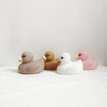 Load image into Gallery viewer, Bath time ducks 4pcs - Stellina